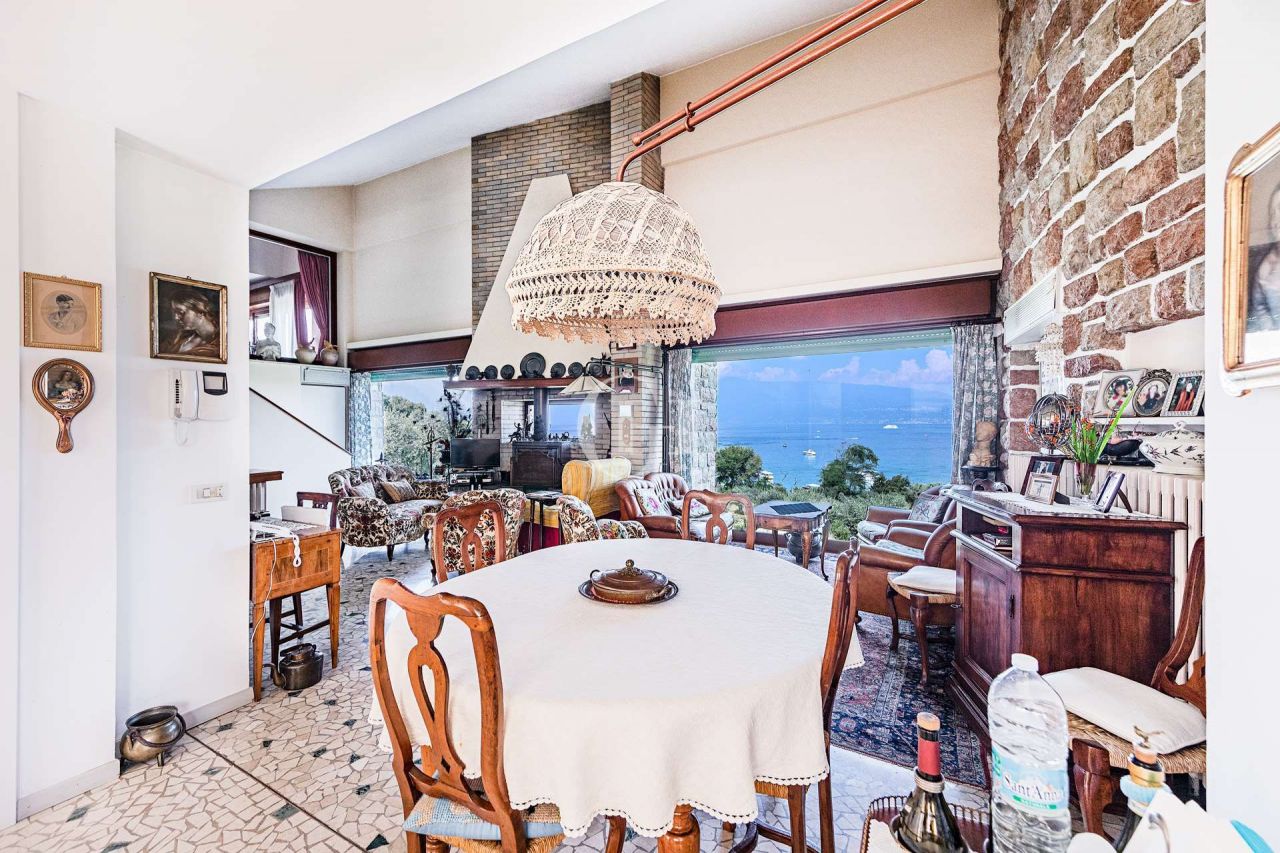 Вилла у озера Гарда, Италия, 250 м² - фото 10