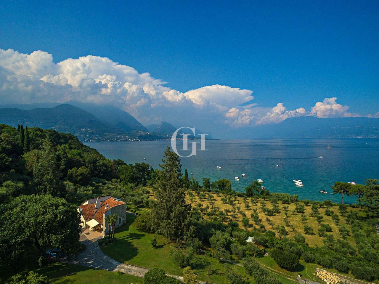 Вилла у озера Гарда, Италия, 250 м² - фото 5