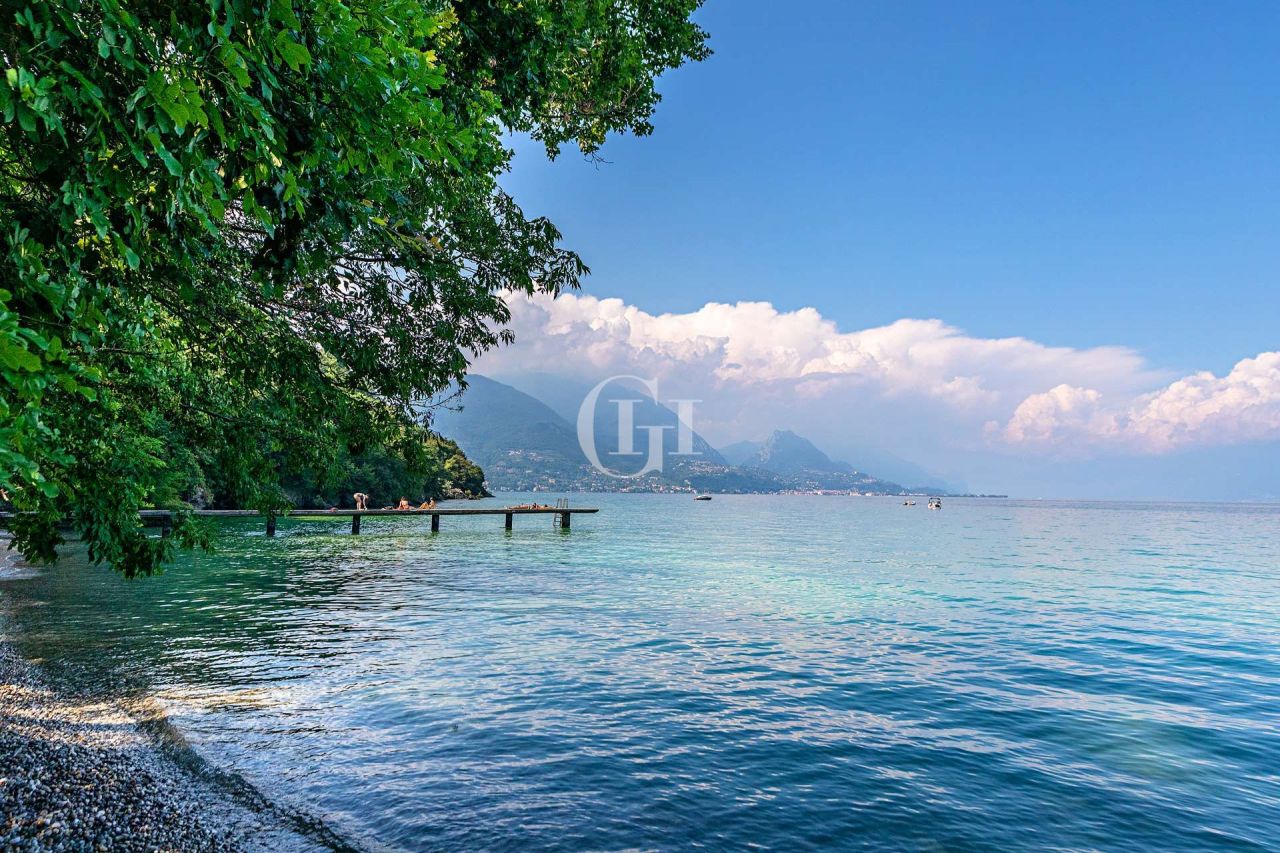 Вилла у озера Гарда, Италия, 250 м² - фото 18