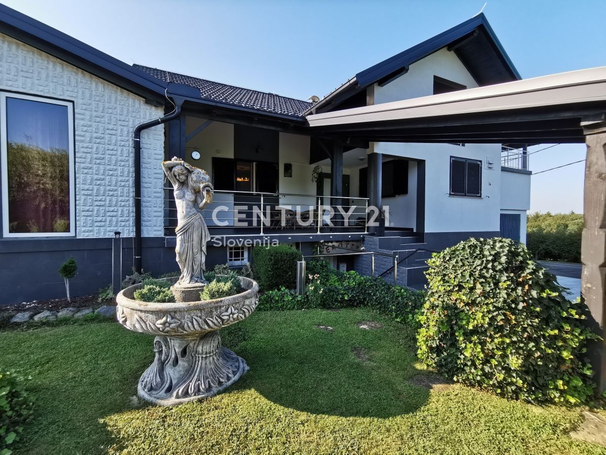 Дом в Горня-Радгоне, Словения, 766 м² - фото 4