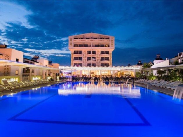 Отель, гостиница в Анталии, Турция, 12 000 м2 - фото 1