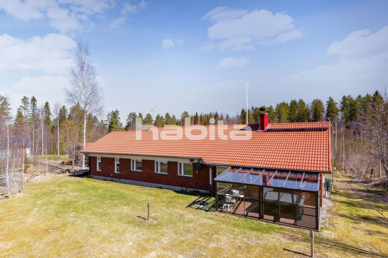 Дом Uurainen, Финляндия, 199 м2 - фото 1