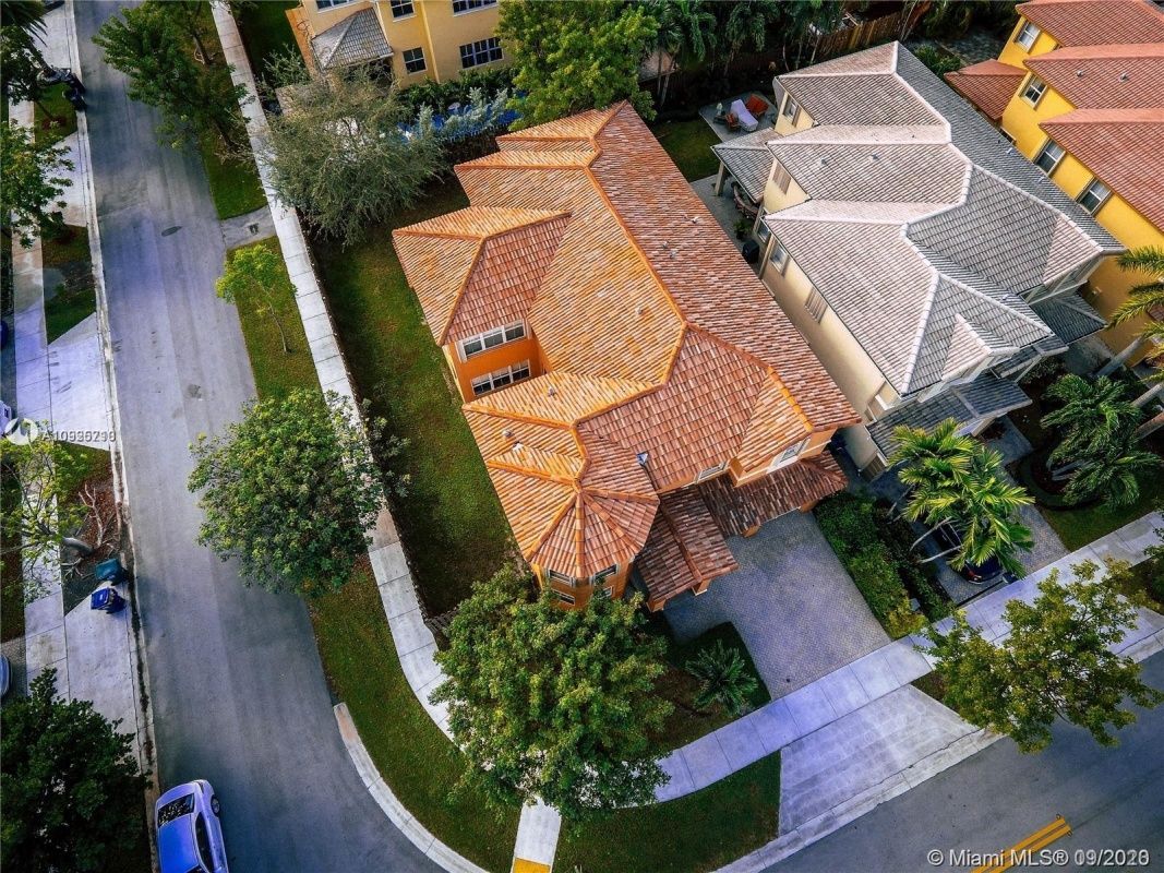 Дом в Майами, США, 337 м2 - фото 1