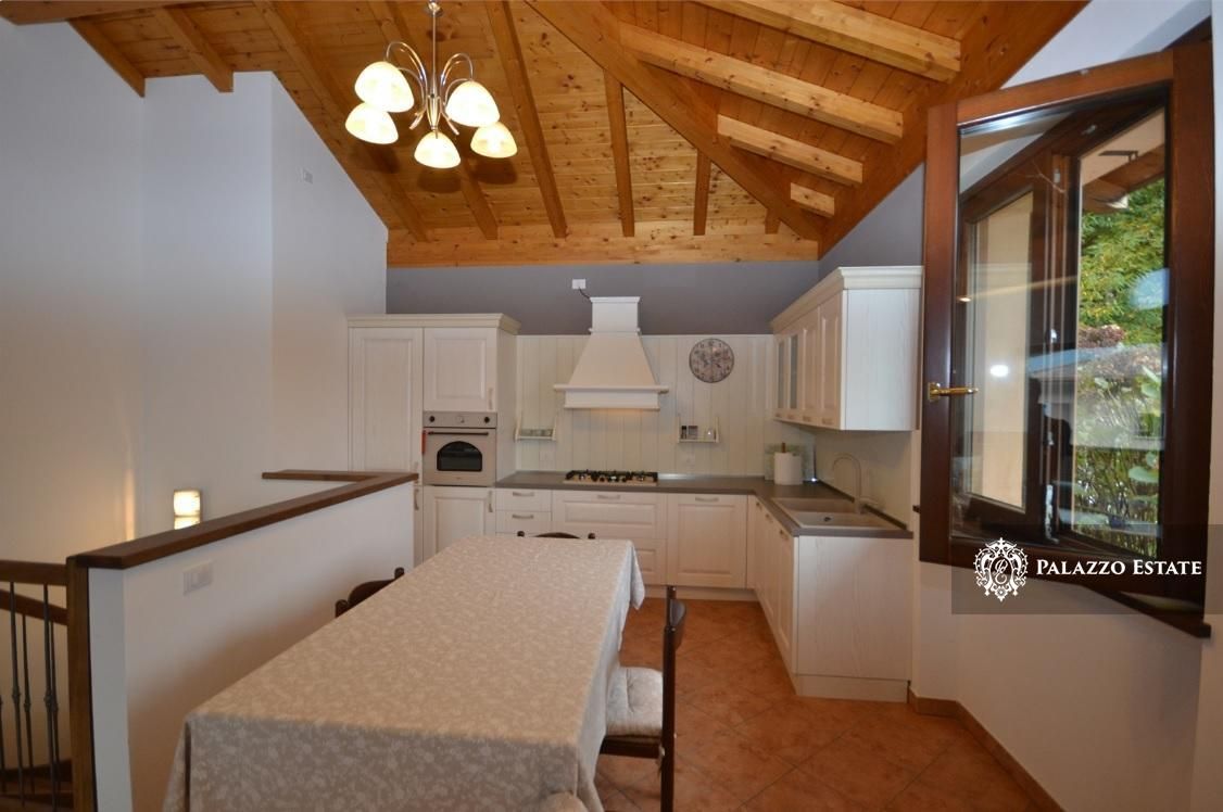 Вилла в Пьянелло-дель-Ларио, Италия, 300 м² - фото 12