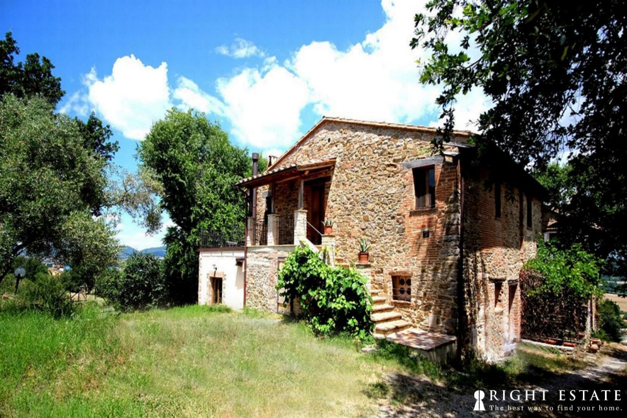 Дом в Пьегаро, Италия, 214 м2 - фото 1