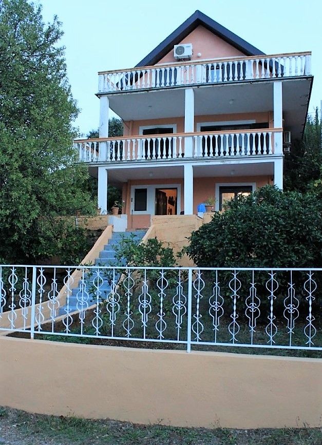 Дом в Утехе, Черногория, 150 м2 - фото 1