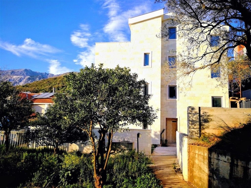 Вилла в Будве, Черногория, 450 м² - фото 2