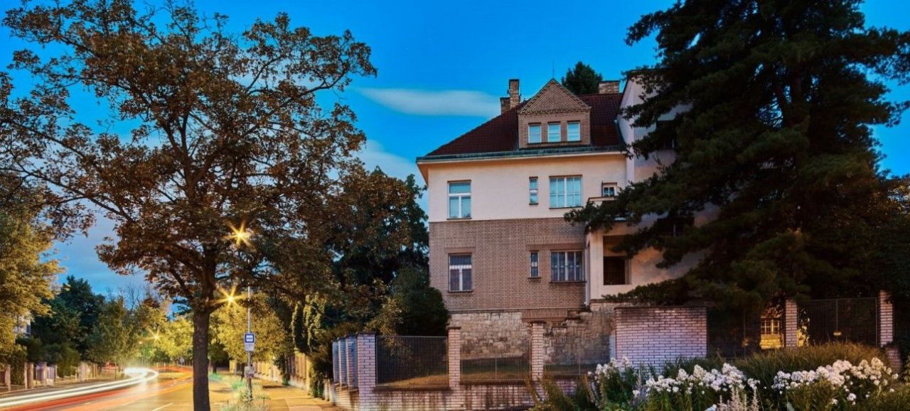 Дом в Праге, Чехия, 1 524 м2 - фото 1