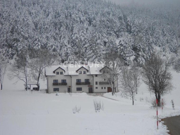 Отель, гостиница в Врховине, Хорватия, 1 000 м² - фото 14