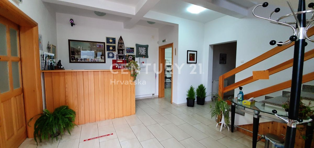 Отель, гостиница в Врховине, Хорватия, 1 000 м² - фото 11