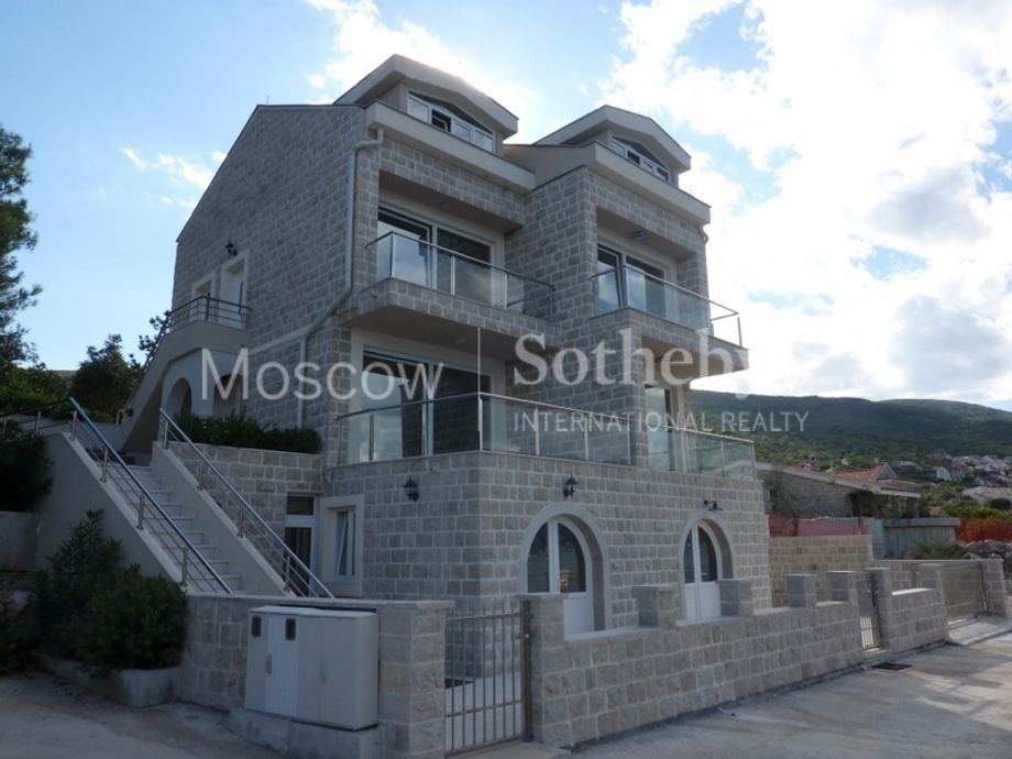 Дом в Крашичах, Черногория, 222 м2 - фото 1