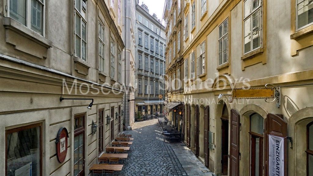 Особняк в Вене, Австрия, 688 м² - фото 1