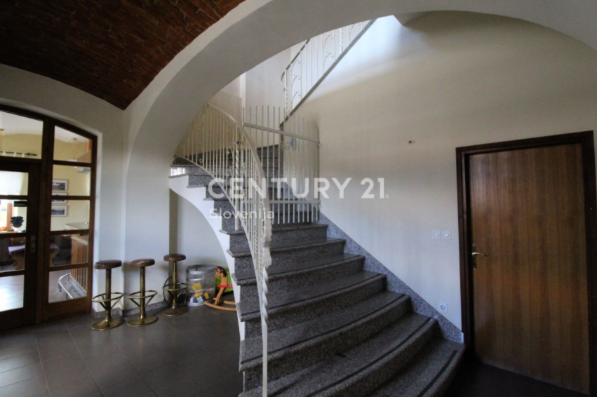 Отель, гостиница в Назарье, Словения, 350 м² - фото 10