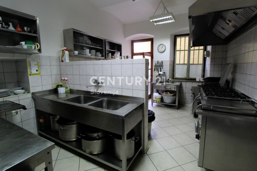 Отель, гостиница в Назарье, Словения, 350 м² - фото 8