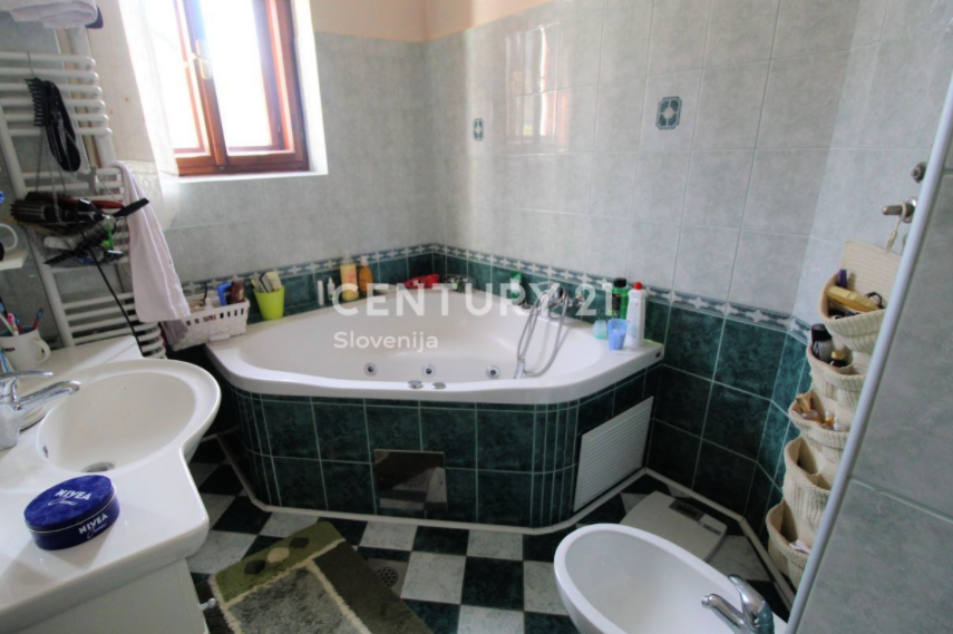 Отель, гостиница в Назарье, Словения, 350 м² - фото 15