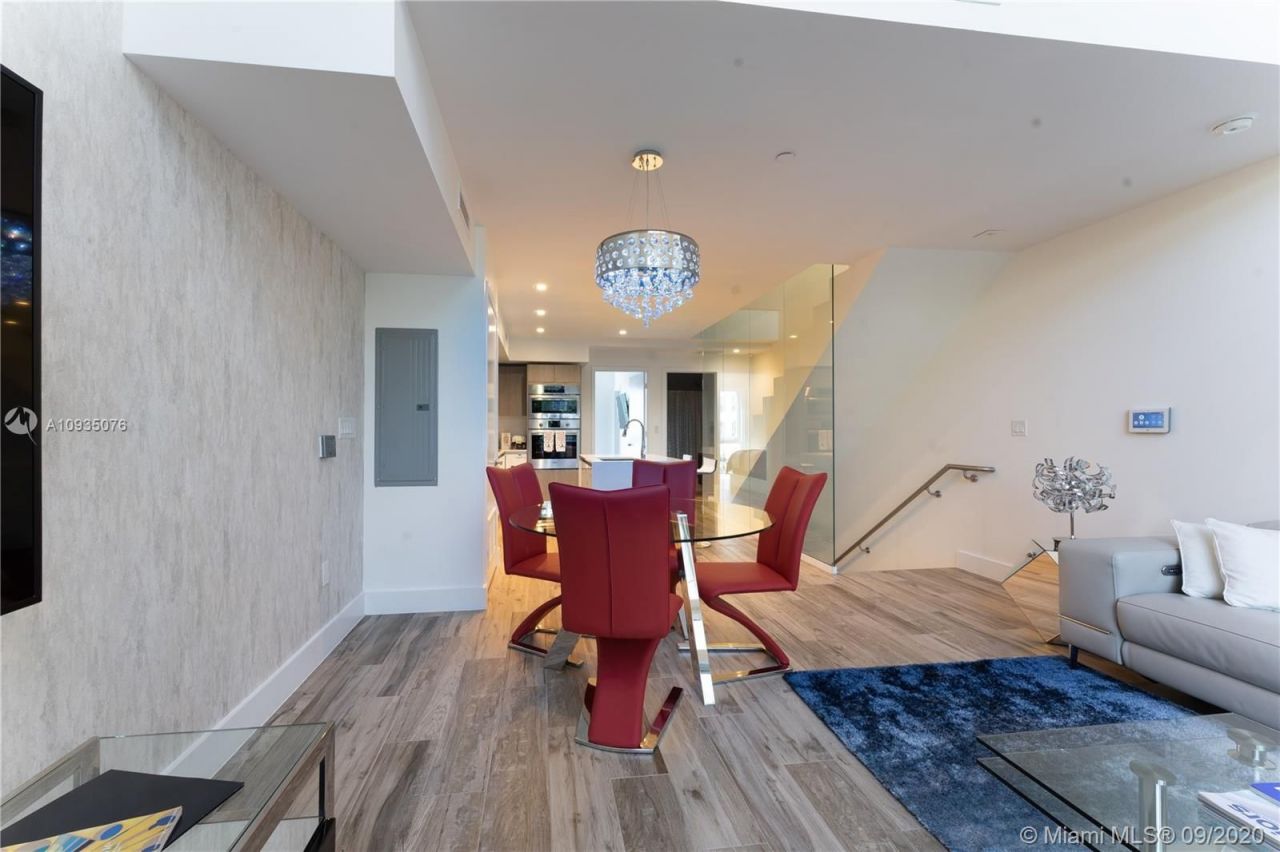 Таунхаус в Майами, США, 150 м² - фото 2