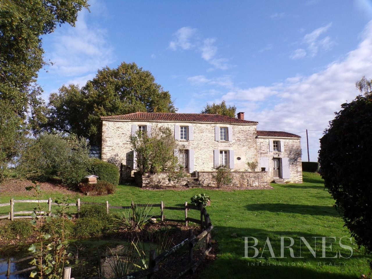 Дом Bazoges-en-Pareds, Франция, 270 м² - фото 1