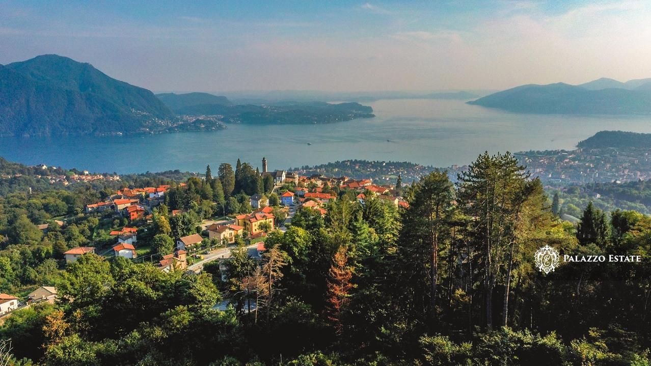 Вилла у озера Маджоре, Италия, 270 м² - фото 2