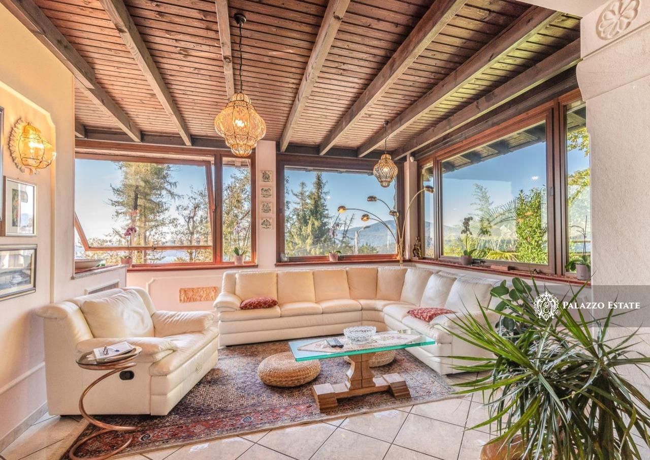 Вилла у озера Маджоре, Италия, 270 м² - фото 4