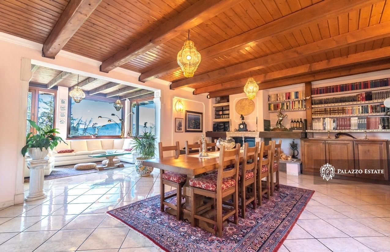 Вилла у озера Маджоре, Италия, 270 м² - фото 5