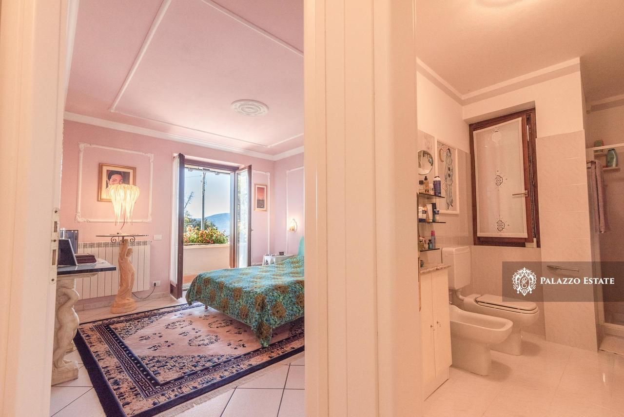 Вилла у озера Маджоре, Италия, 270 м² - фото 8