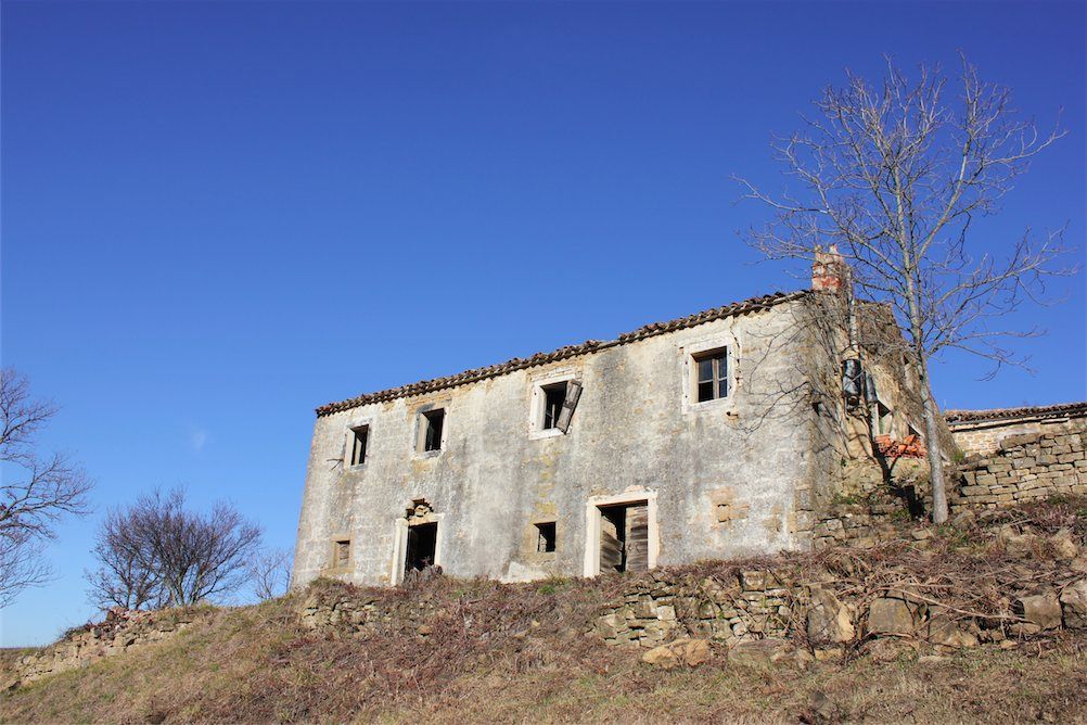 Земля в Буйе, Хорватия, 18 500 м² - фото 7