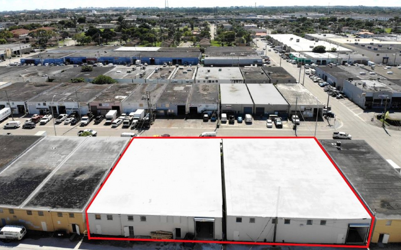 Коммерческая недвижимость в Майами, США, 1 500 м² - фото 5