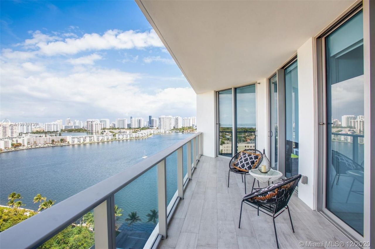 Квартира в Майами, США, 200 м² - фото 2