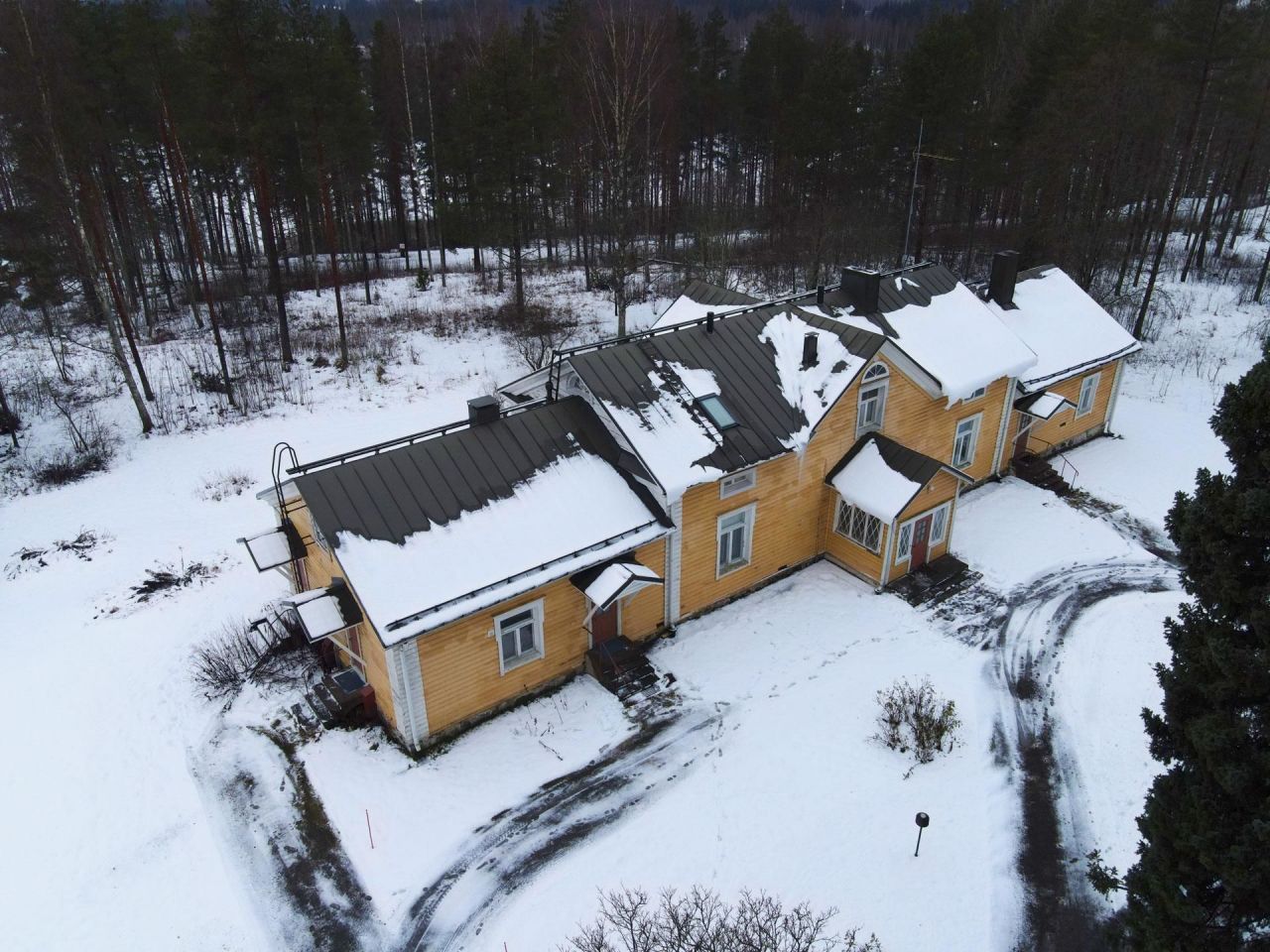 Дом в Леппявирта, Финляндия, 328.5 м2 - фото 1
