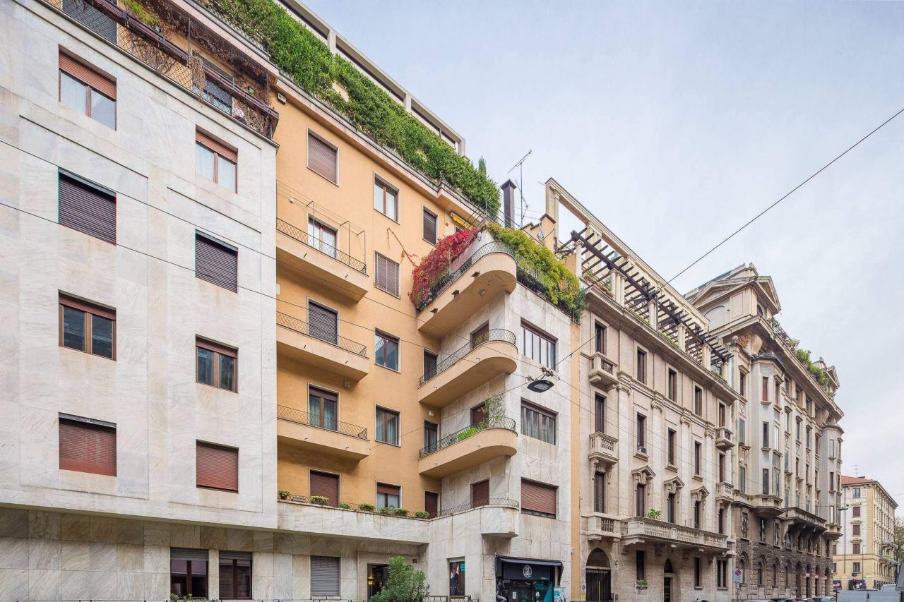Апартаменты в Милане, Италия, 200 м2 - фото 1