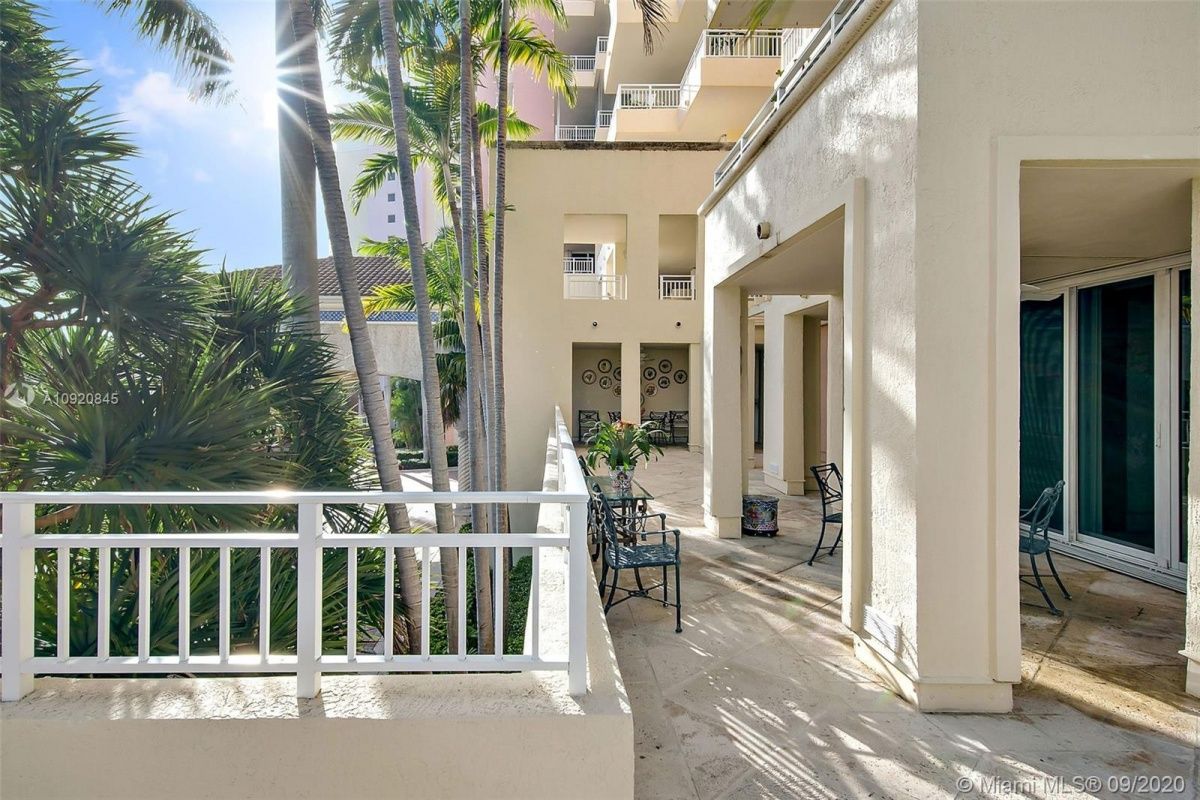 Квартира в Майами, США, 376 м² - фото 1