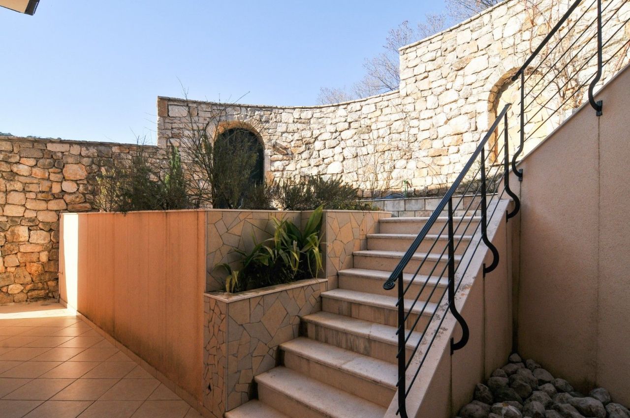 Вилла в Херцег-Нови, Черногория, 495 м² - фото 16