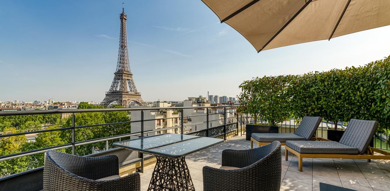 Отель, гостиница в 7-ом районе Парижа, Франция, 21 211 м2 - фото 1