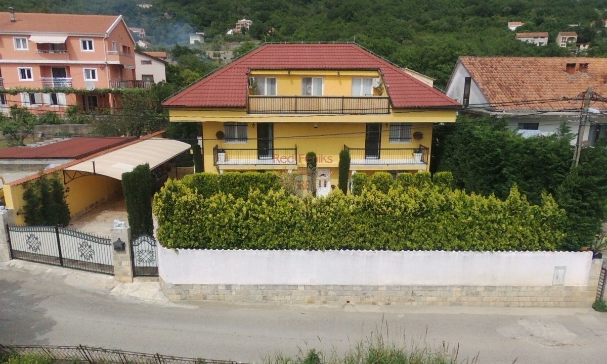 Дом в Будве, Черногория, 340 м2 - фото 1