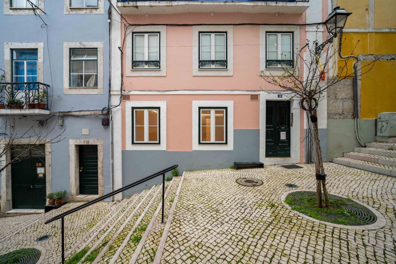 Апартаменты в Лиссабоне, Португалия, 67 м2 - фото 1