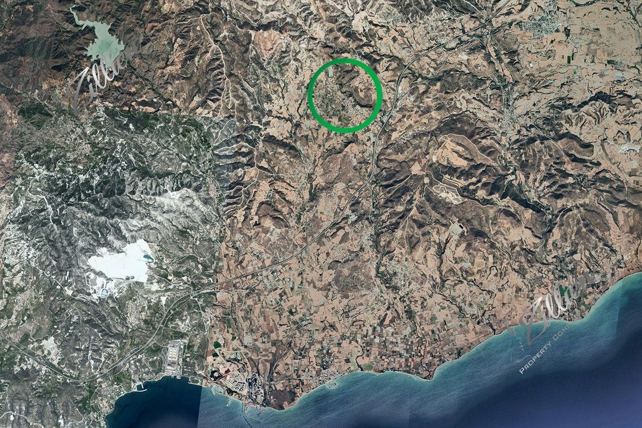 Земля в Ларнаке, Кипр, 2 148 м2 - фото 1