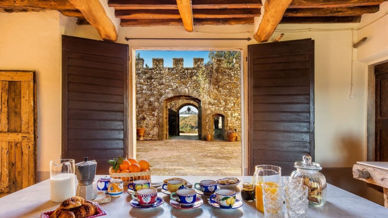 Поместье в Импрунете, Италия, 3 300 м² - фото 16