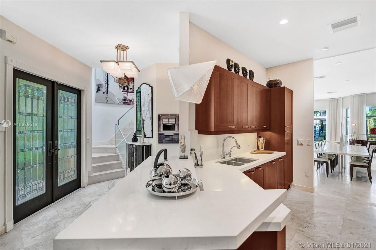 Вилла в Майами, США, 300 м² - фото 12