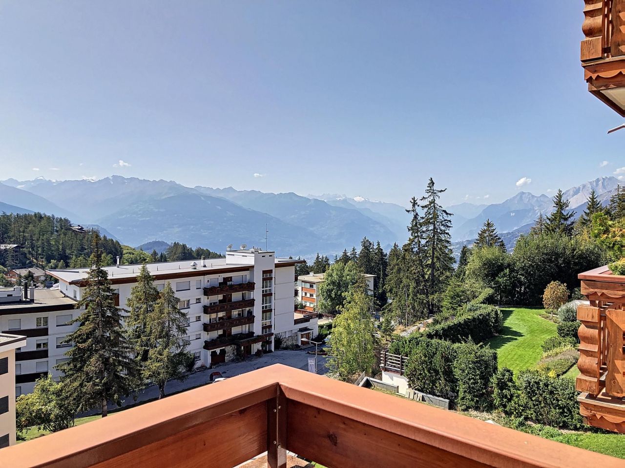 Квартира в Кран-Монтане, Швейцария, 103 м2 - фото 1