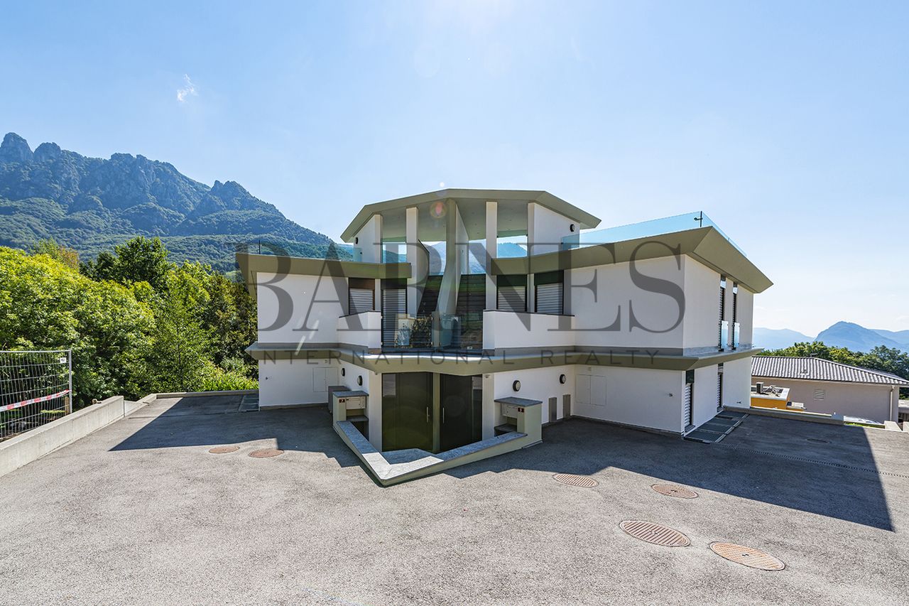 Дом в Лугано, Швейцария, 207 м2 - фото 1