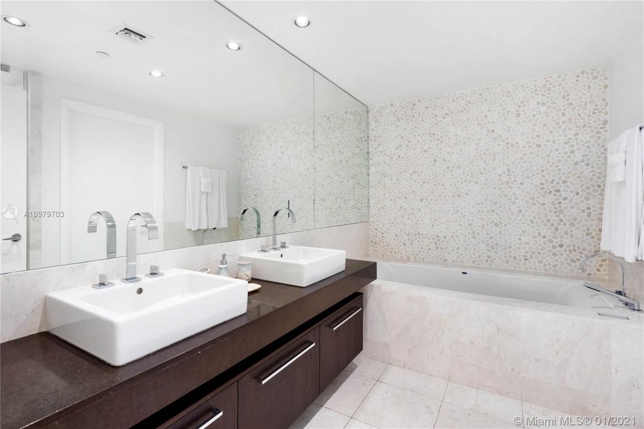 Квартира в Майами, США, 190 м² - фото 10