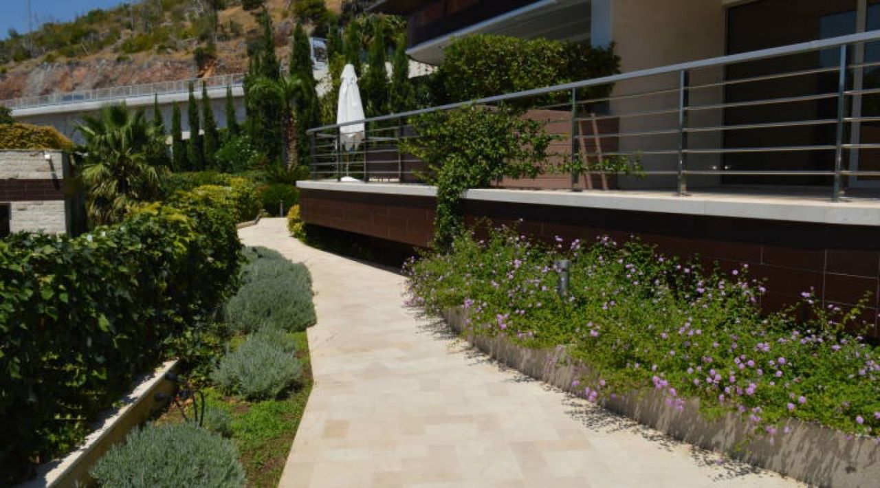 Квартира в Будве, Черногория, 167 м² - фото 2