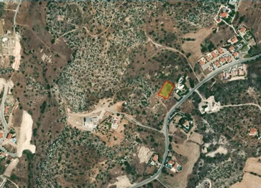 Земля в Лимасоле, Кипр, 2 100 м2 - фото 1