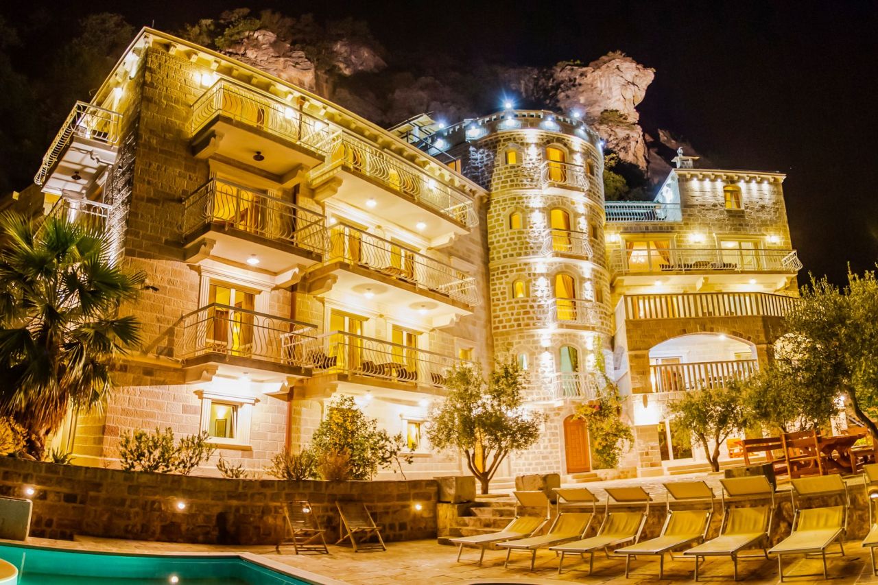 Отель, гостиница в Будве, Черногория, 1 350 м2 - фото 1