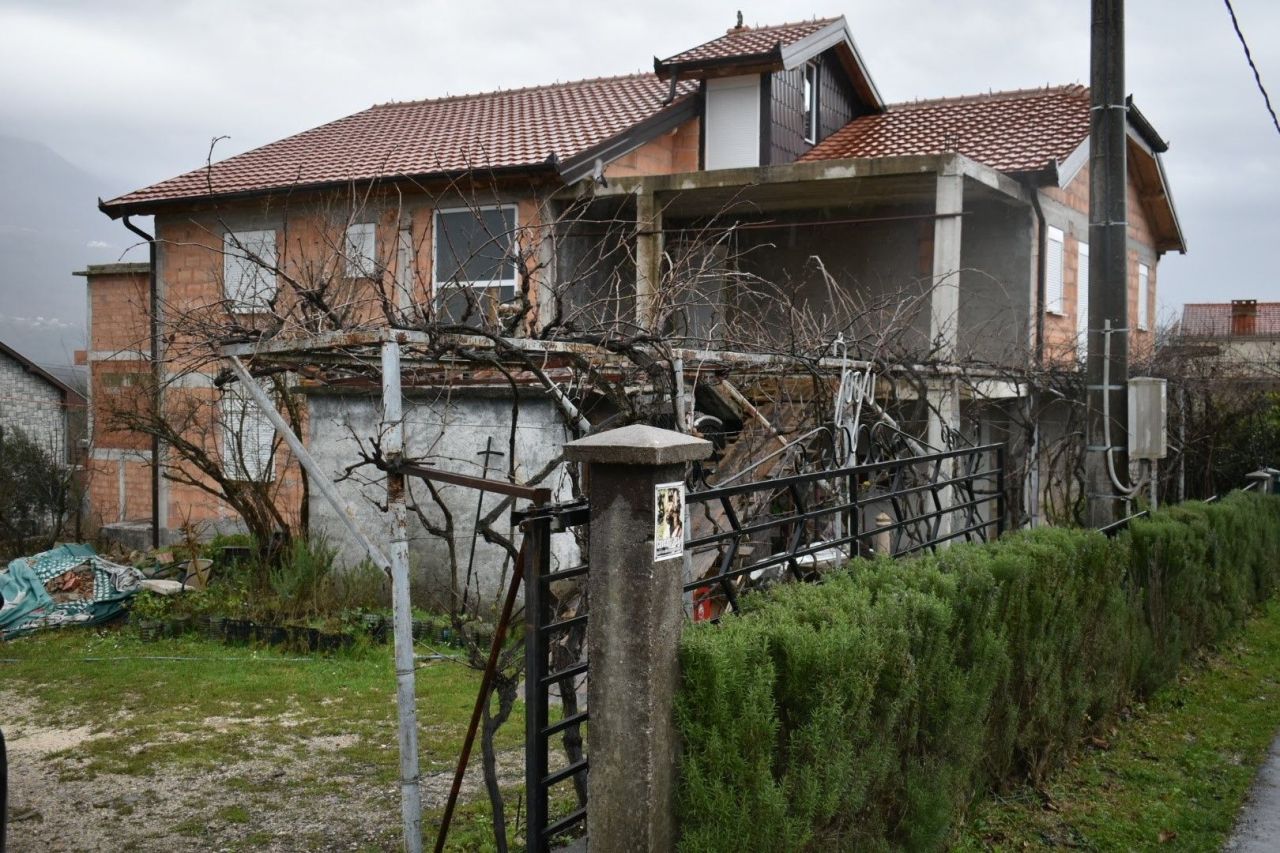 Земля в Тивате, Черногория, 1 800 м² - фото 4