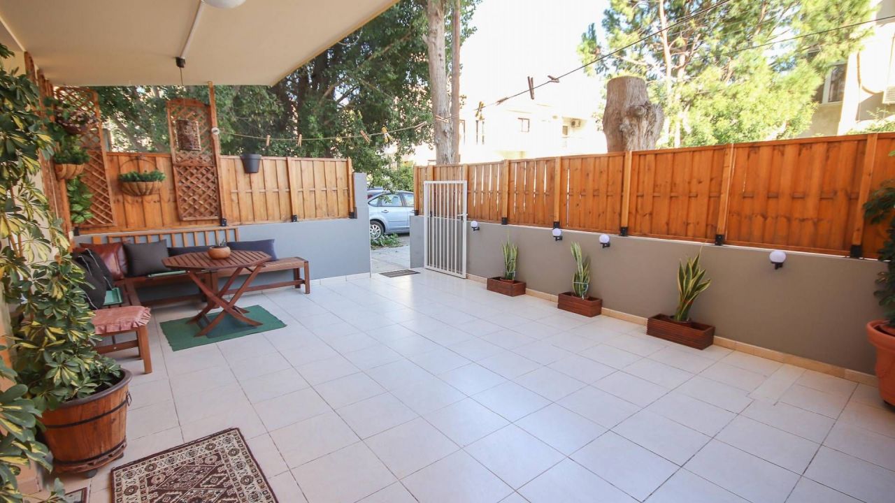 Апартаменты в Ларнаке, Кипр, 87 м² - фото 1