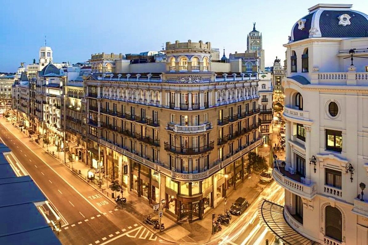 Отель, гостиница в Барселоне, Испания, 8 645 м2 - фото 1