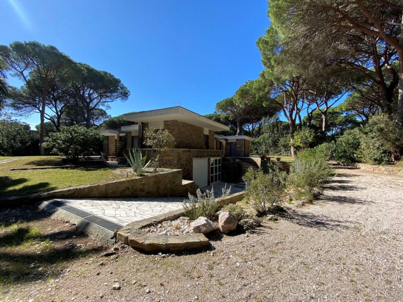 Вилла в Роккамаре, Италия, 350 м² - фото 13