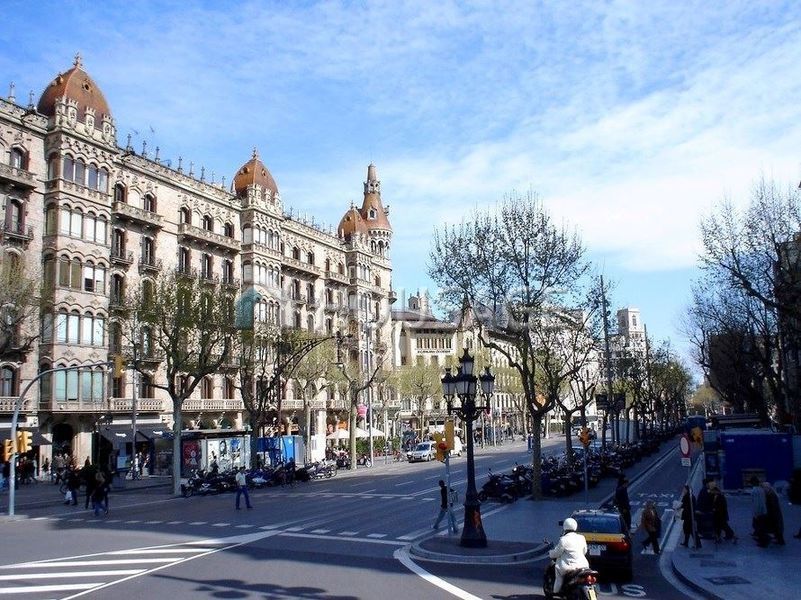 Коммерческая недвижимость в Барселоне, Испания, 387 м2 - фото 1