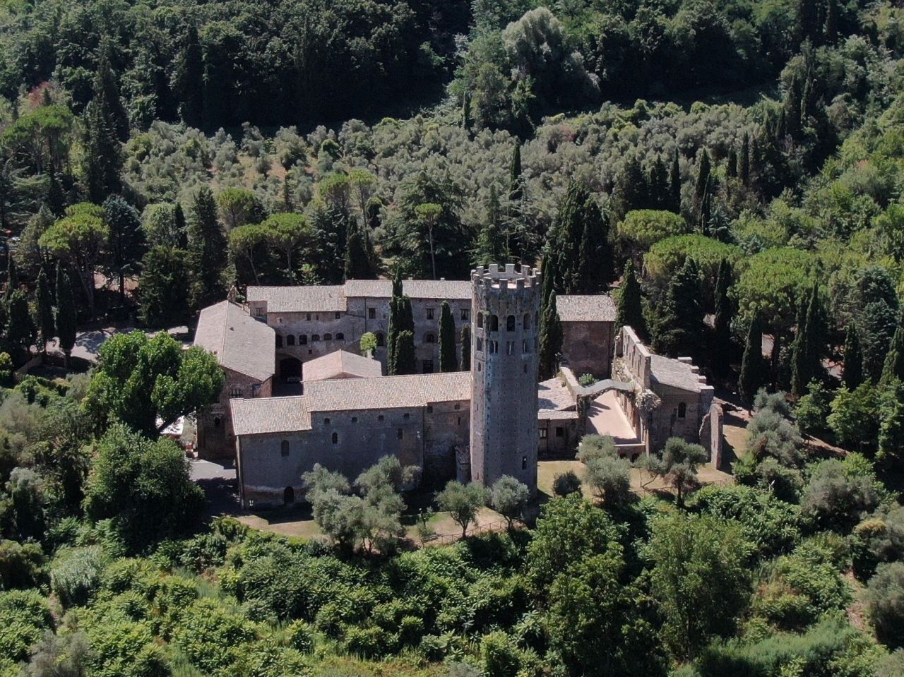 Замок в Орвието, Италия, 3 500 м2 - фото 1